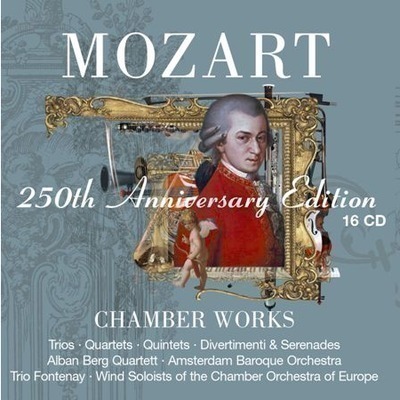 Mozart : Divertimento No.14 in B flat major K270 : III Menuetto - Moderato