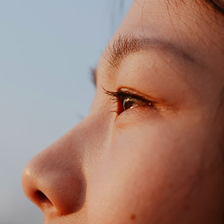 笑一個一起哭 (兒童紀錄片劇集 《悄悄話》主題曲)